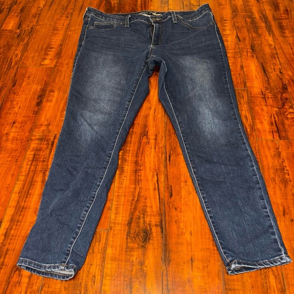 Universal Thread Dark Blue Skinny Jeans - Picture 1 of 5